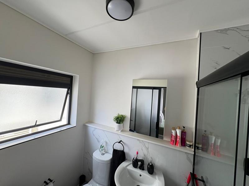 To Let 1 Bedroom Property for Rent in Richwood Western Cape